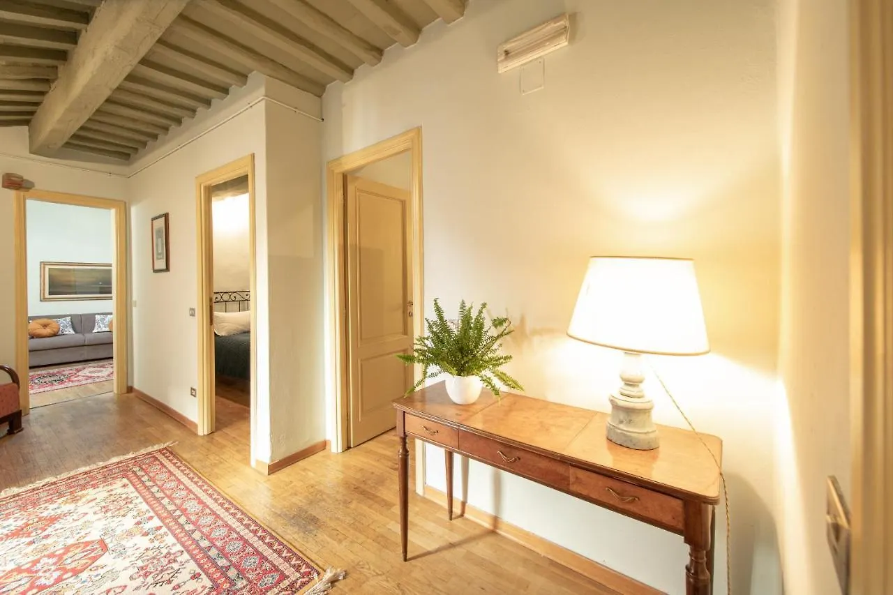 Savina'S Apartment Lucca Italia