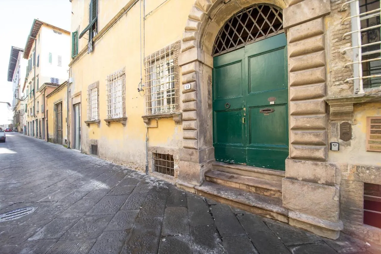 Savina'S Apartment Lucca Italia
